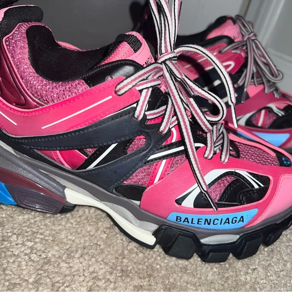 BALENCIAGA
Mesh Nylon Womens Track Sneakers Pink Black - Picture 3 of 5